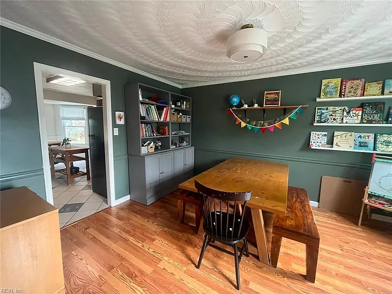 2505 Castle Hill Ct — Photo 11