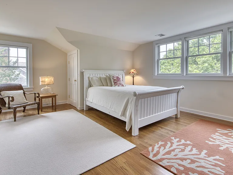 1390 Willow Terrace Ln — Photo 12