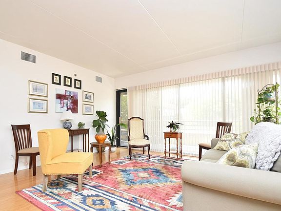 4th image of 1100 Lovering Ave APT 110