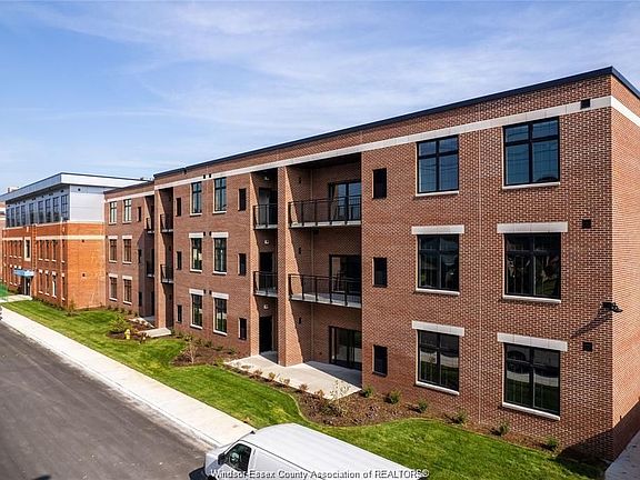 3rd image of 1370 Argyle Rd #209