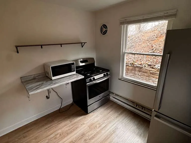 16 Barrington Rd #2W — Photo 8