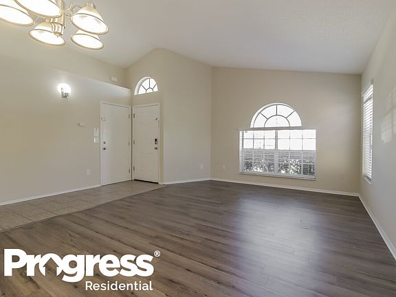 4th image of 253 Briar Bay Cir