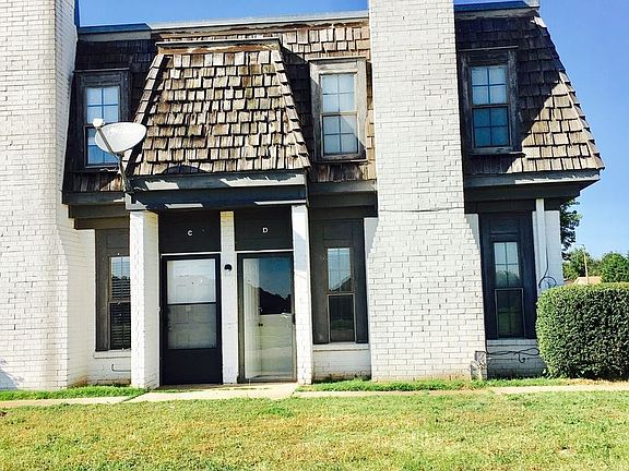 3rd image of 2129 Beaumont Dr APT D