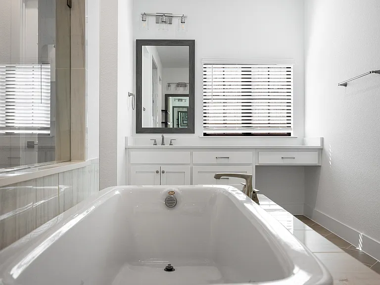 1611 Cottonwood Trl — Photo 12