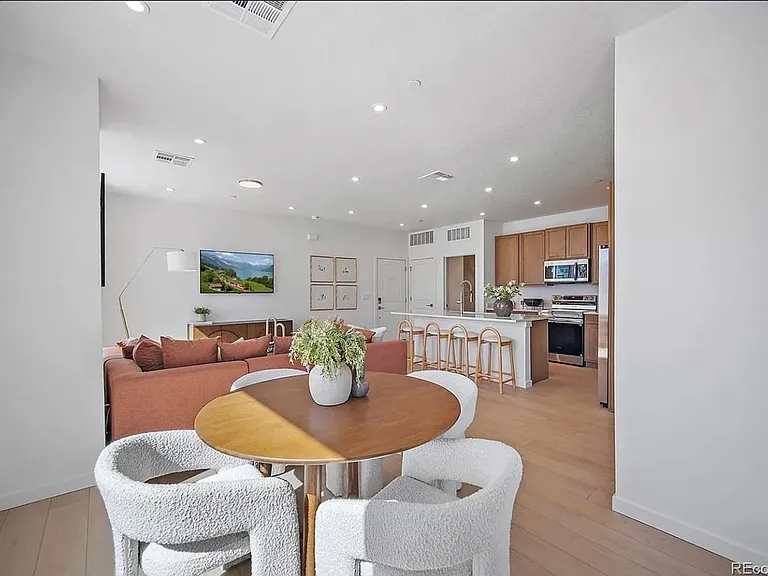 11940 Soprano Cir #304 — Photo 11