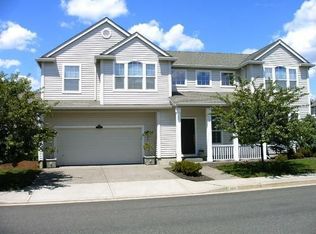 8575 SW Lodi Ln, Tigard, OR 97224