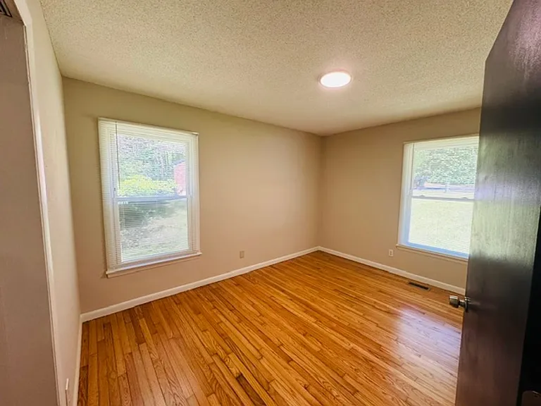 107 Hillbrook Ct — Photo 8