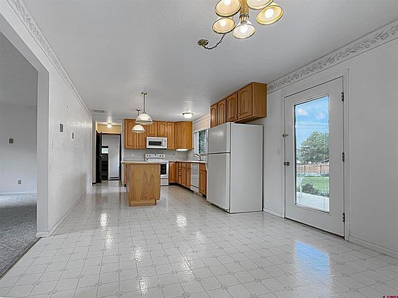 4th image of 1016 Cherry Street