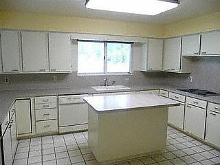 5th image of 4811 Malibu Dr