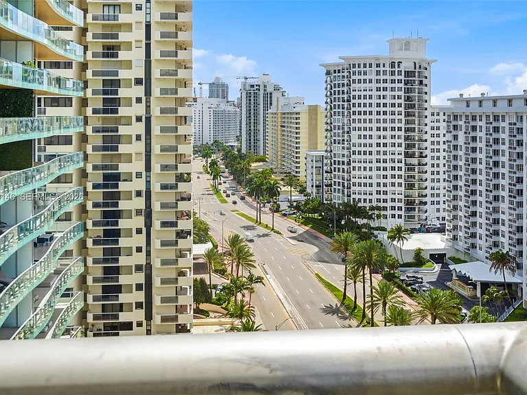 5801 Collins Ave #Penthouse 1600 — Photo 51