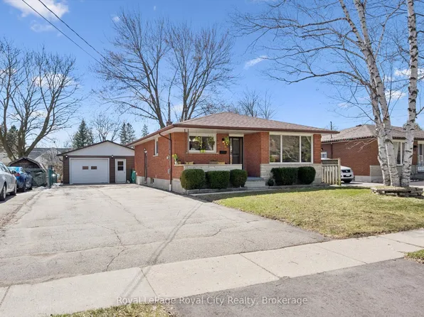 16 Kenwood Cres, Guelph, ON N1H 6E5