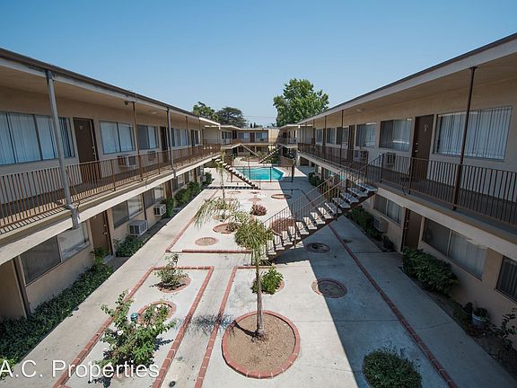 3rd image of 11840 Kittridge St APT 06