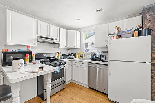 262 E St #A Photo 1