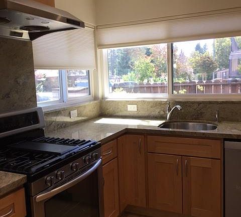 5th image of 839 Roble Ave APT 2
