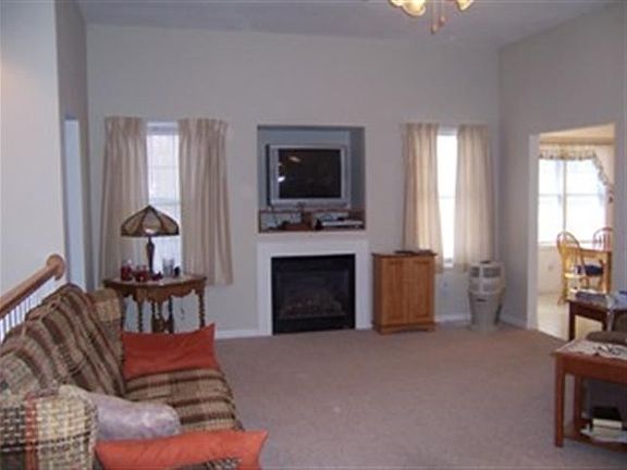 4th image of 721 Cypress Dr