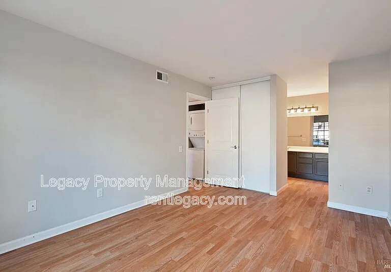 145 Glenwood — Photo 12