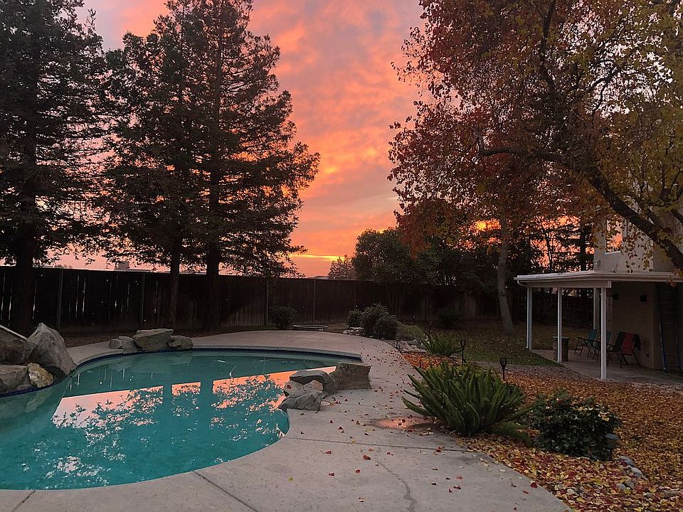 2nd image of 2582 Bellaire Way