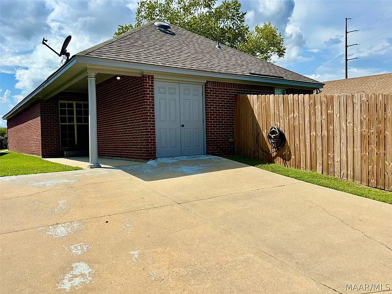 1315 Cameron Ct — Photo 17