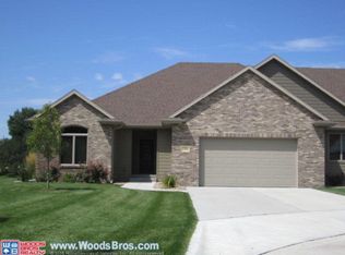 1914 Bentley Cir, Grand Island, NE 68803