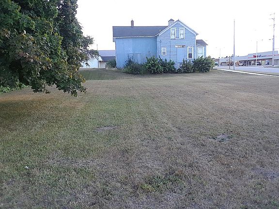 4th image of 106 S 2nd St