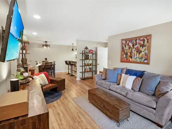 220 East Remer ROAD #305, Elkhorn, WI 53121