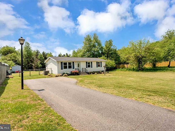 5th image of 208 Three Cedars Ln
