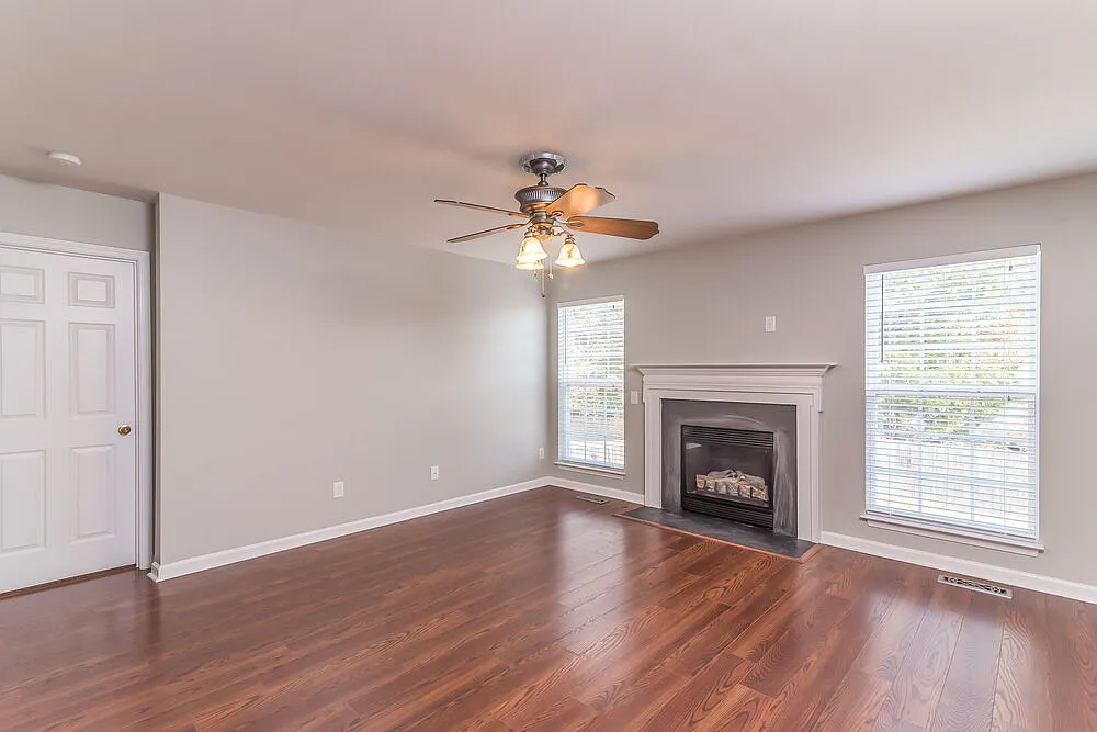 Building Photo - 209 Briarcotes Cir