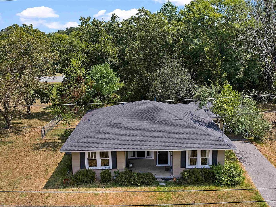 1st image of 209 Bounds St