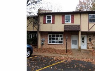 32 Knock N Knoll Cir, Willow Grove, PA 19090