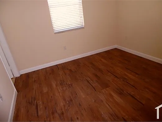 142 SE 28th Ter #12 — Photo 10