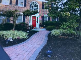 50 Eleanor Dr, Kendall Park, NJ 08824
