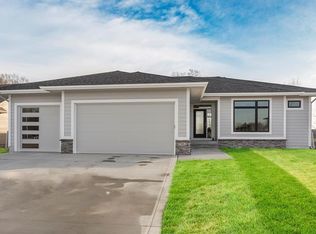 7962 Springfield Ct, West Des Moines, IA 50266