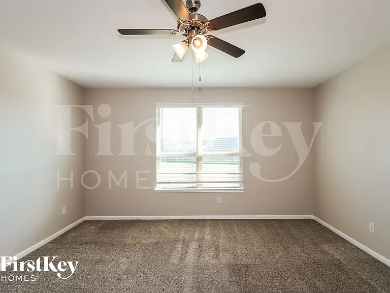 28008 Langsdale Ct — Photo 6