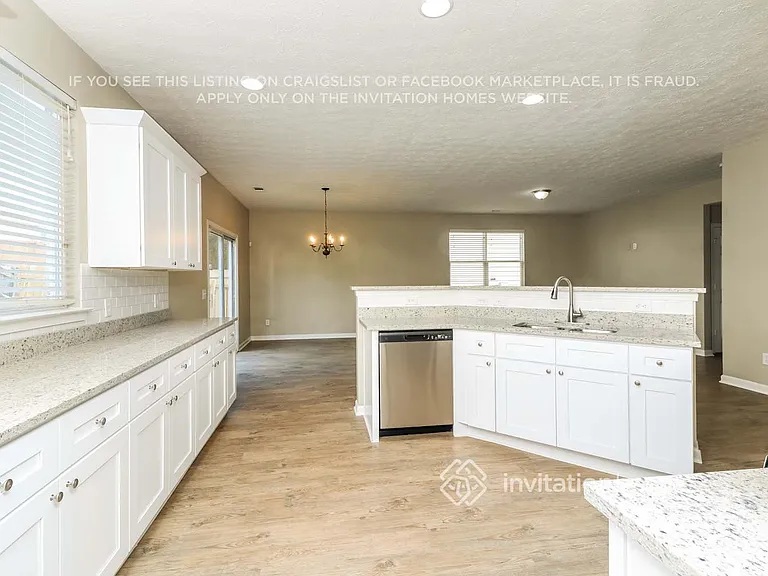 2718 Farmstead Ct — Photo 9