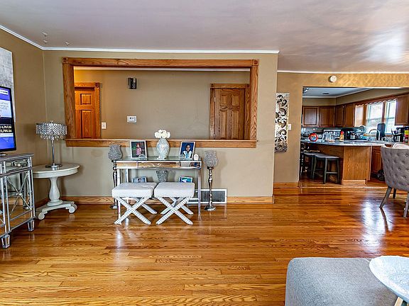 4th image of 309 N Highland Ave