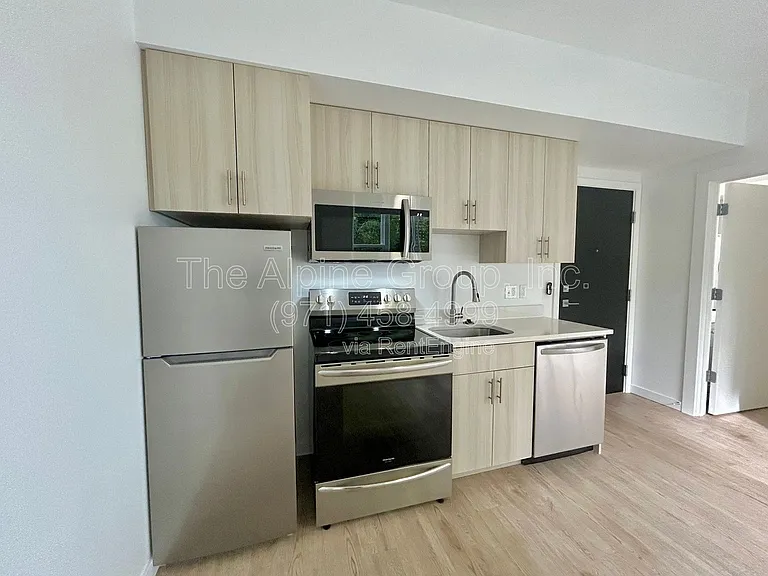 3014 SE 8th Ave #204 — Photo 2