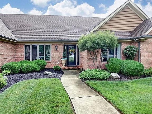 3rd image of 8910 Treeland Ln