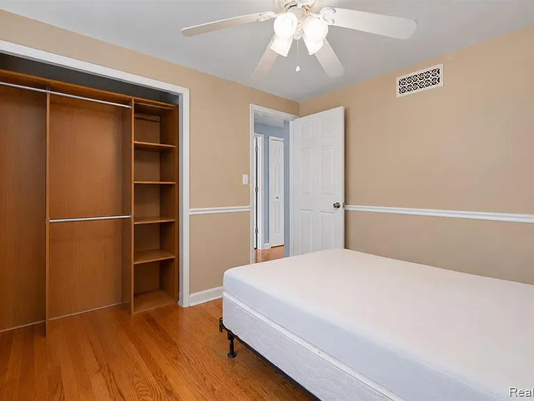 676 Sheffield Rd — Photo 22