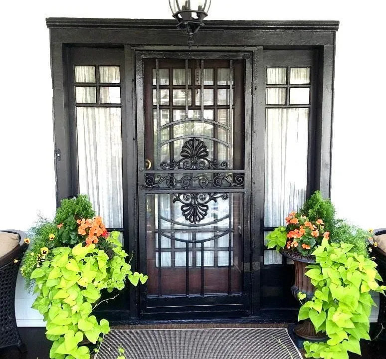 24 S Vassar Sq