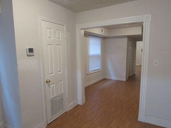 5th image of 2008 Rosewood Ave APT D