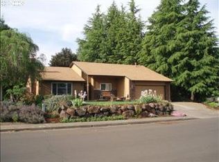 2785 SE Willow Dr, Hillsboro, OR 97123