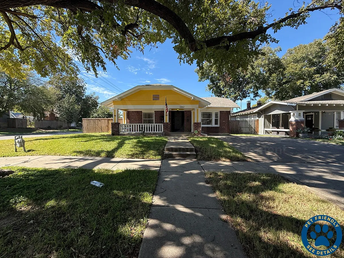 3 bed, 2.0 bath, 1619 sqft, $3,000 — Photo 1