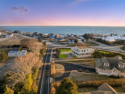 24 Lighthouse Road, Hampton Bays, NY, 11946
