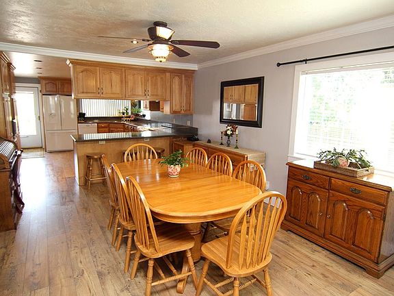 5th image of 812 Hennessy Way