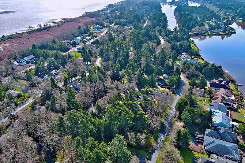2nd image of 308 Lake View Loop NE