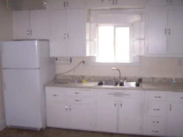 811 W 13th St, Junction City, KS 66441