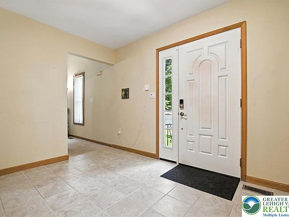5th image of 5093 Yukon Dr