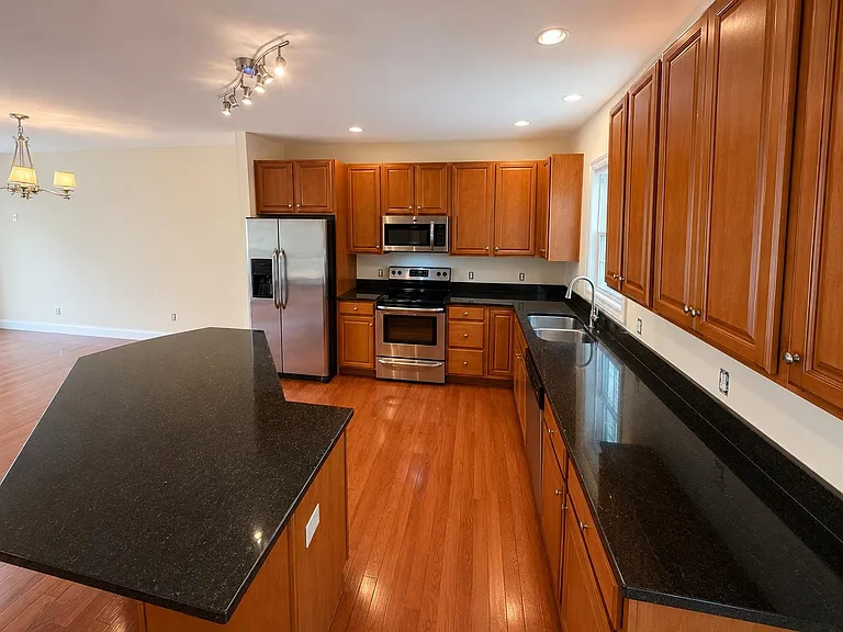 3 Sheffield Dr — Photo 3
