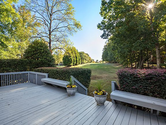 4th image of 200 Inverness Way