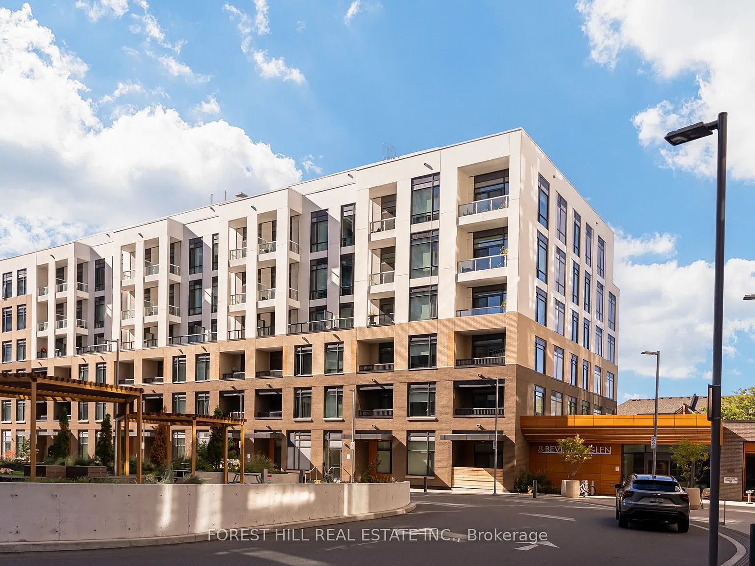8 Beverley Glen Blvd — Photo 3